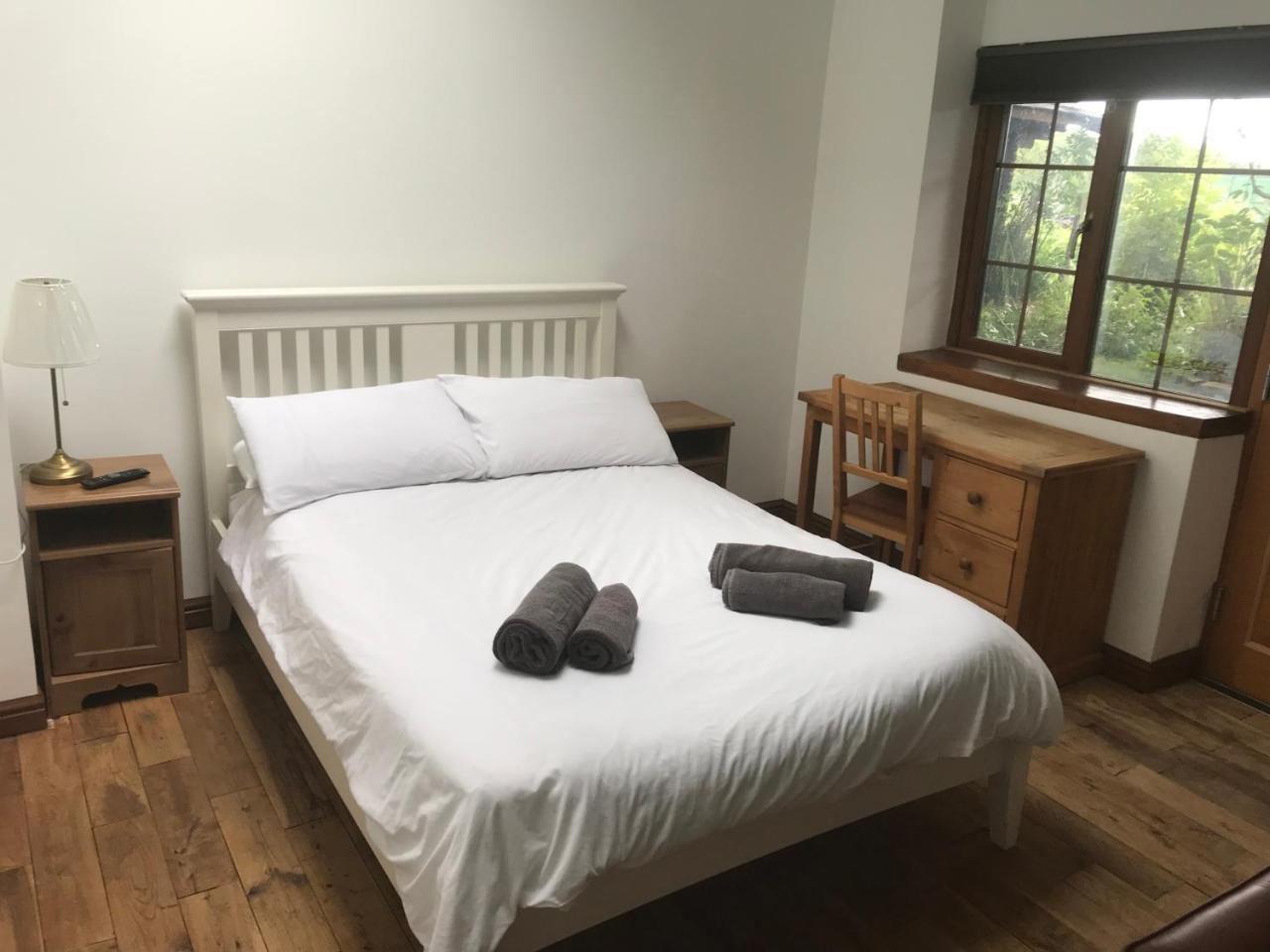 Bridge Farm Guesthouse Rooms Dundry Esterno foto